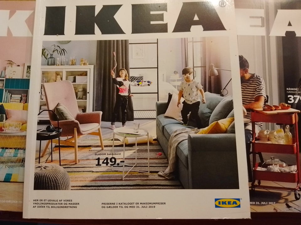 Bøger og blade, Ikea katalog