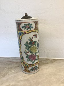 Porcelæn Vase med Bronce låg