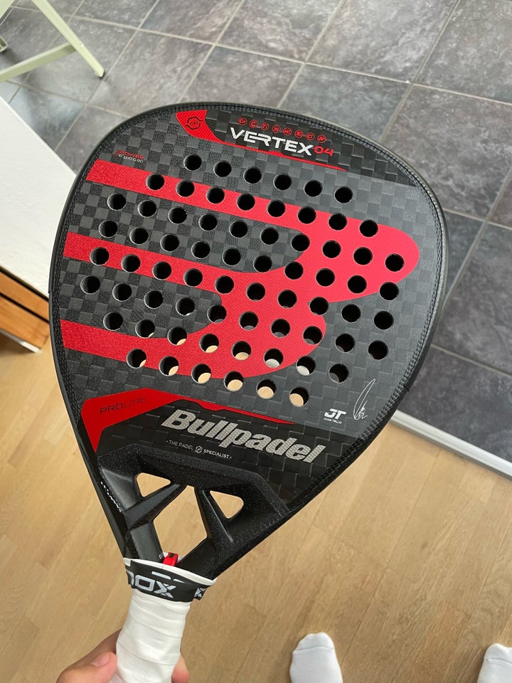 Padel bat Bullpadel Vertex 04 2024