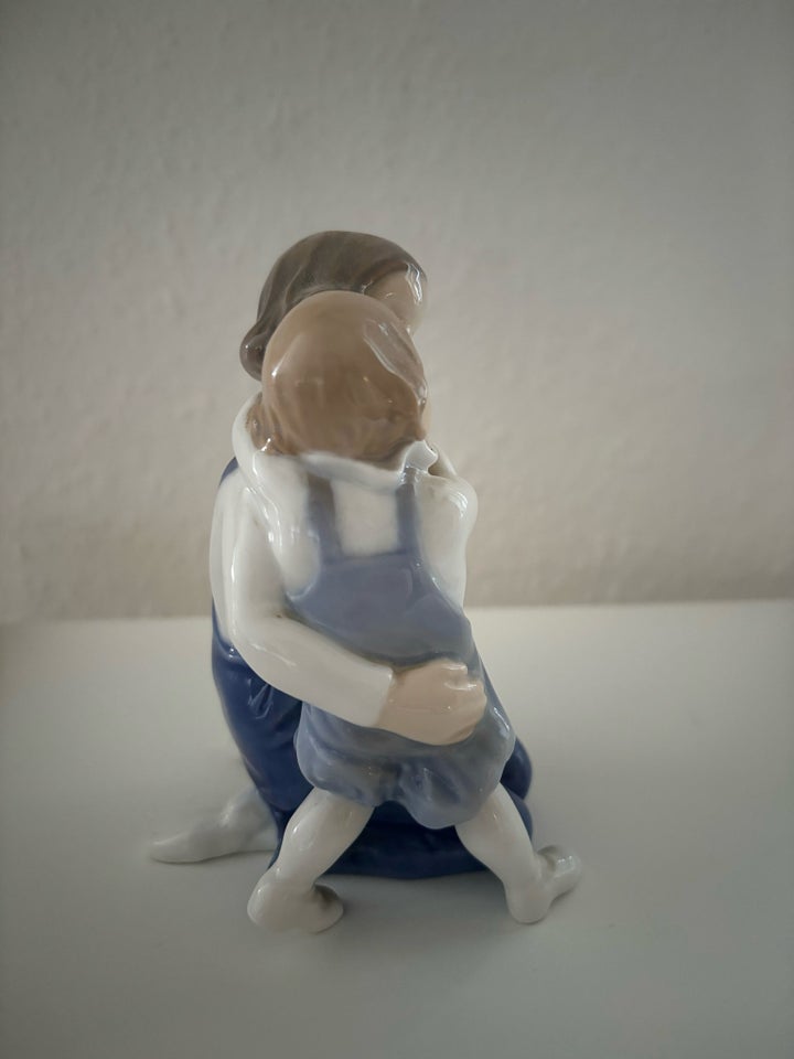 Porcelæn, BG figur Ung pige og barn