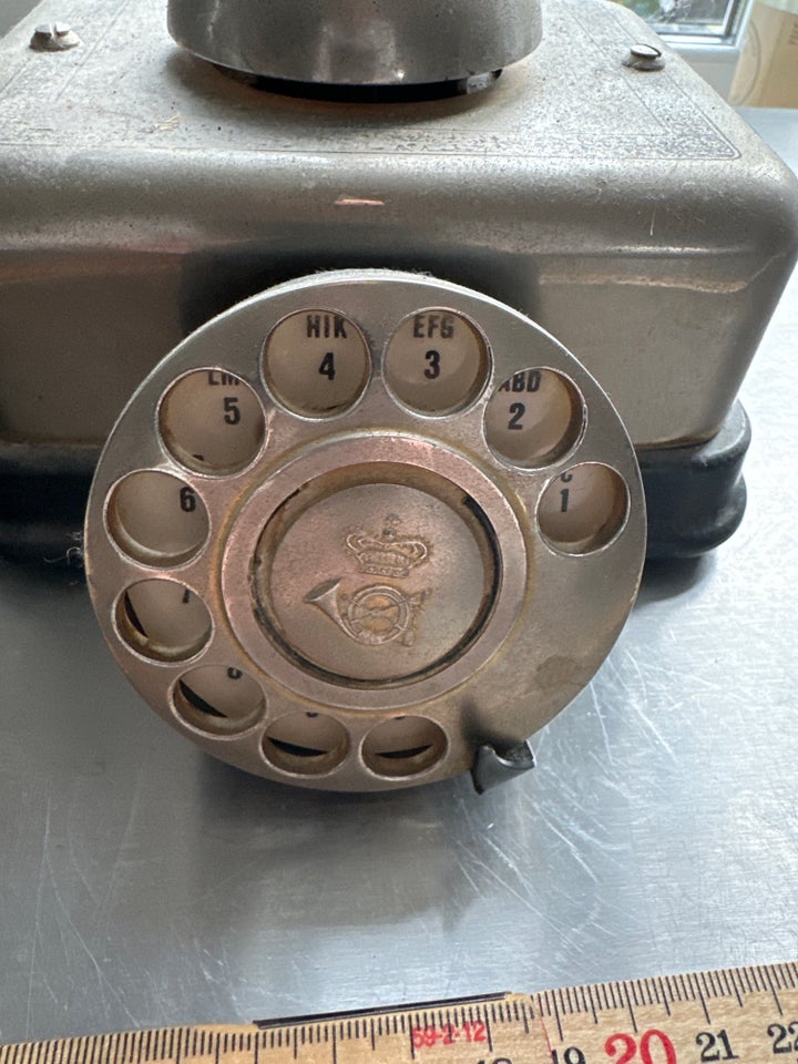 Telefon, Metal, 80 år gl.