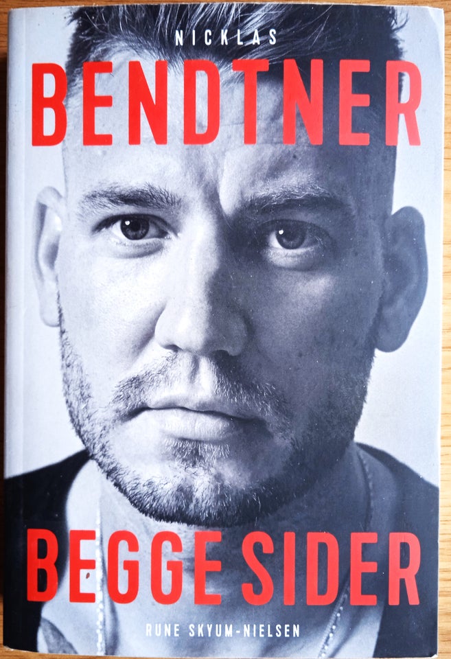 Nicklas Bendtner - begge sider