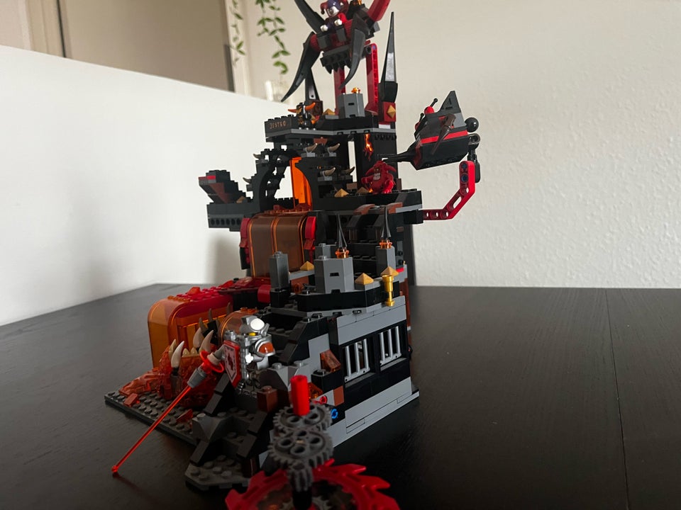 Lego Nexo Knights, Størstedelen af