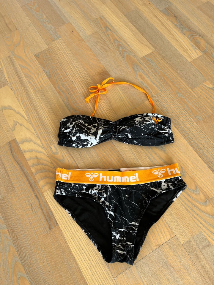 Badetøj, Bikini + badeshorts,