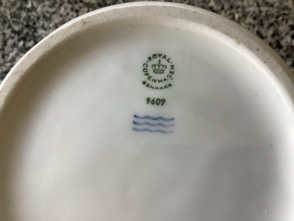 Porcelæn, Mælkeskande hvid, Royal