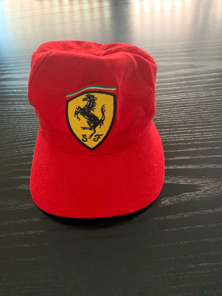 Andre samleobjekter, Ferrari cap