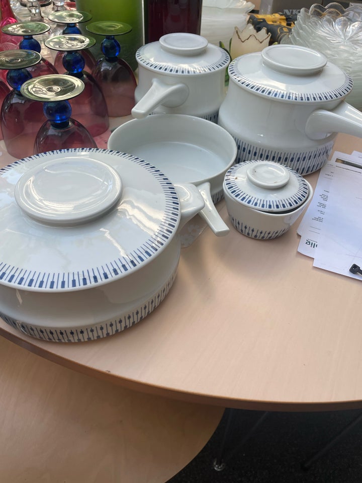 Porcelæn Fadeskåle og smørbox