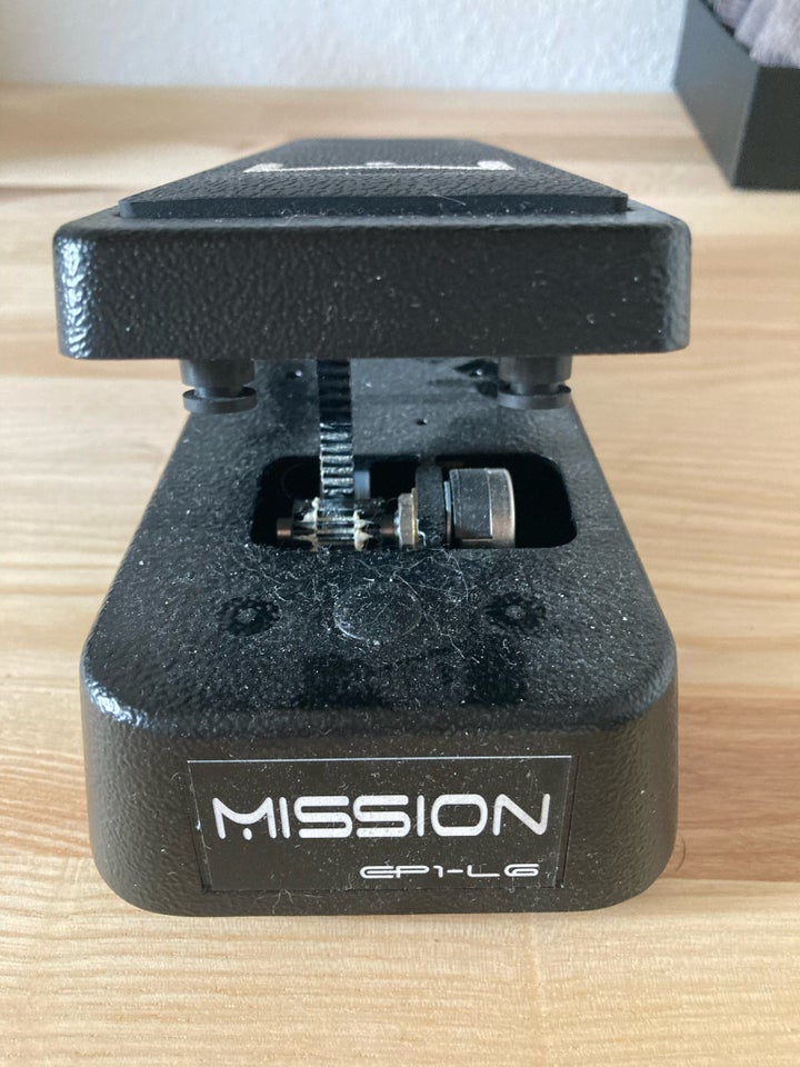 Exp pedal, Line 6 Mission (spring)