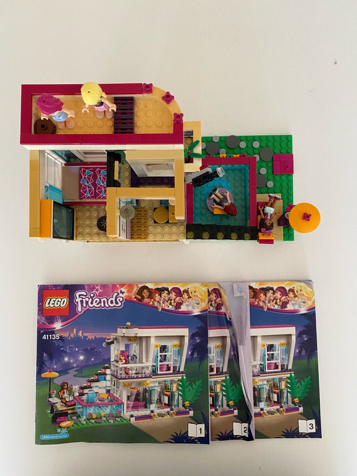 Lego Friends, 11 forskellige sæt