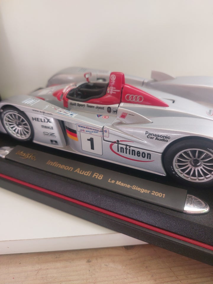 Modelbil, Maistro Audi r8 tom