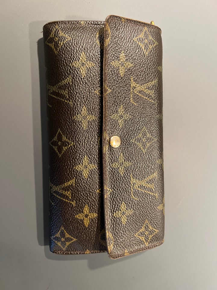 Pung, Louis Vuitton