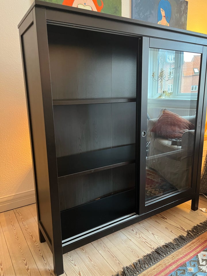 Vitrineskab Ikea b: 120 d: 37 h: