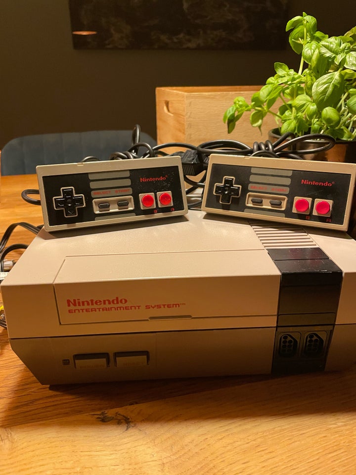 Nintendo NES, Nintendo NES, God