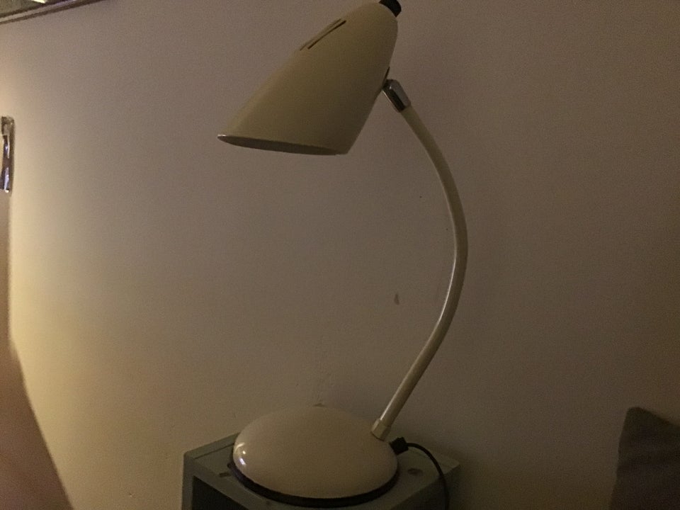 Anden bordlampe, Aluminor