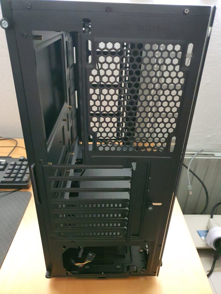 Kabinet Thermaltake V200 God