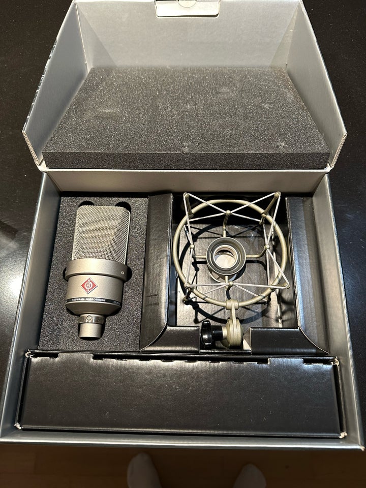 TLM 103 , Neumann 103