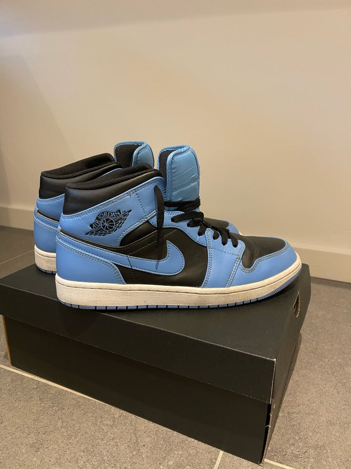 Sneakers, Nike Jordan 1, str. 44