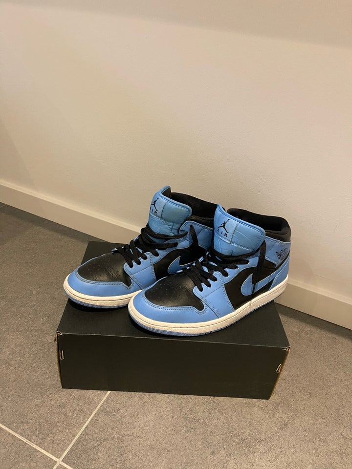 Sneakers, Nike Jordan 1, str. 44