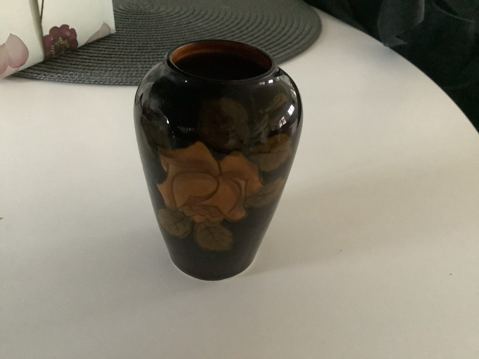 Porcelæn, Mini vase brun med