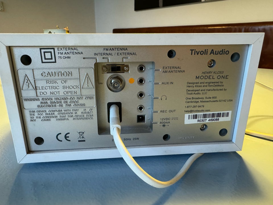 AM/FM radio, Tivoli, Model one