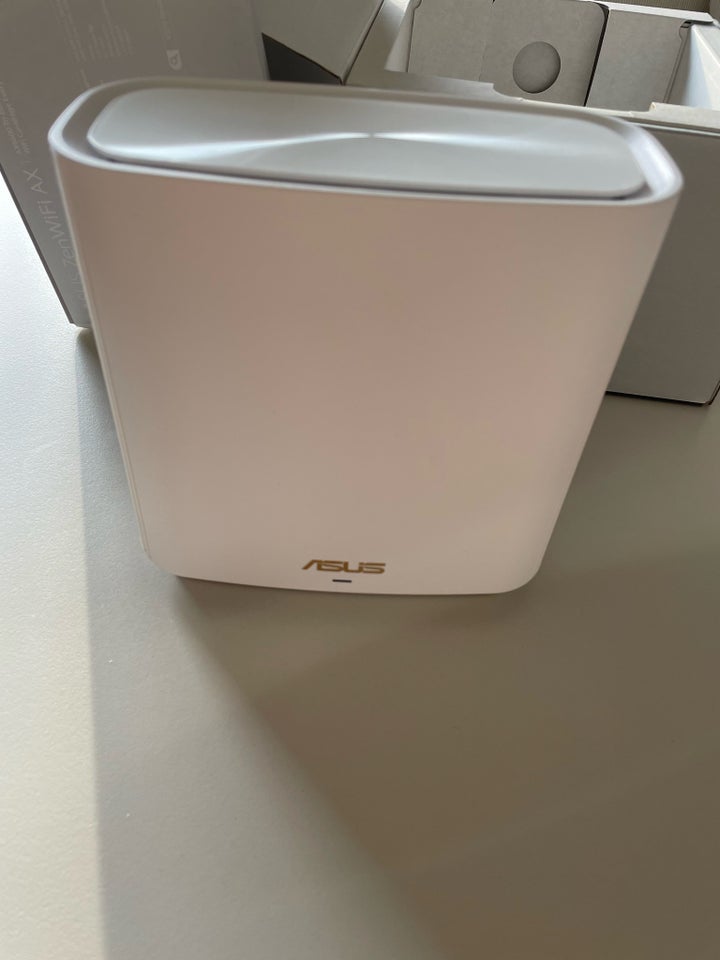 Router wireless ASUS ZenWifi XT8