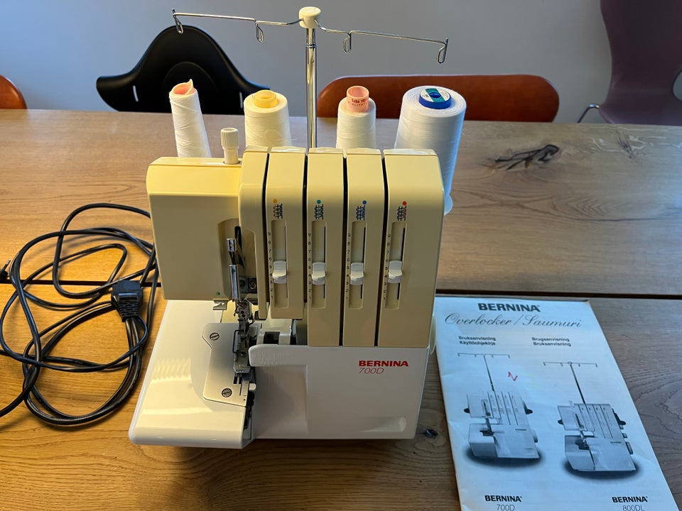 Overlocker, Bernina 700D