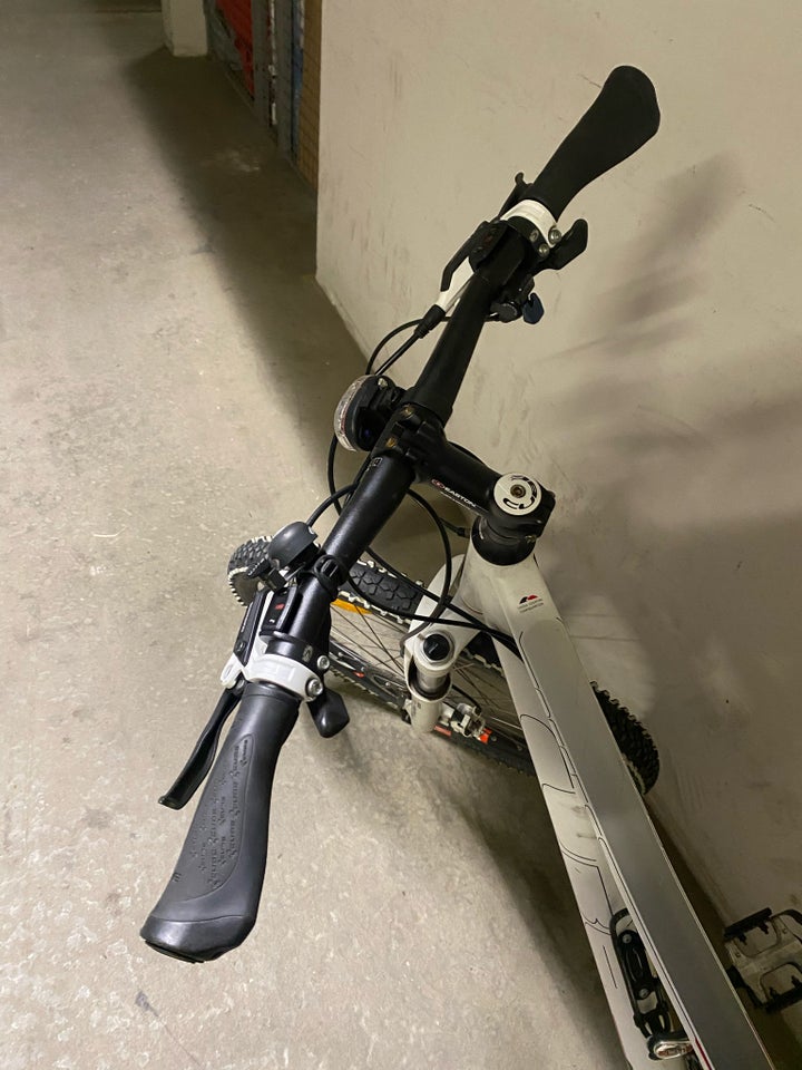 Cube Access Pro ws hardtail 16