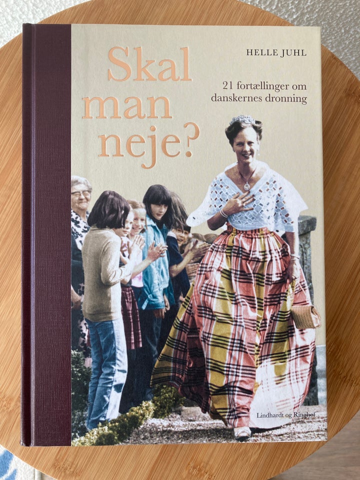 Skal man neje, Helle Juhl, genre: