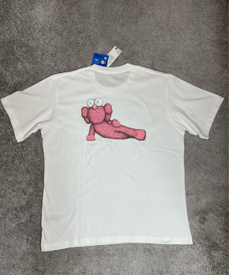 T-shirt, KAWS X UNIQLO, str. L