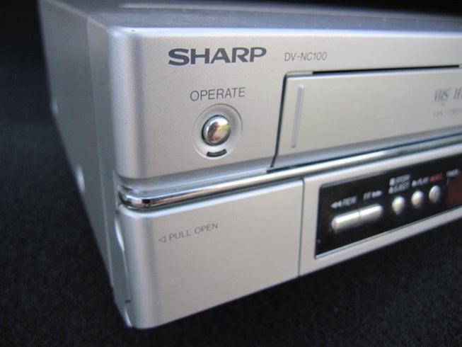 VHS videomaskine, Sharp, DV-NV100