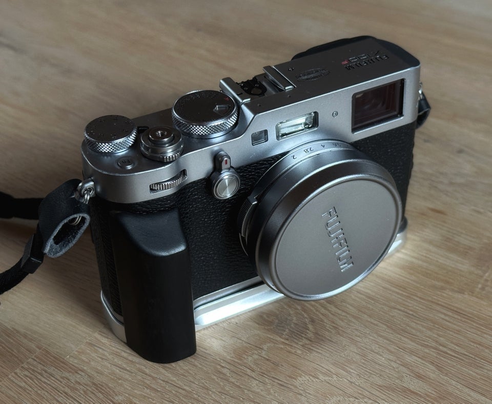 Fujifilm, X100F , 24 megapixels