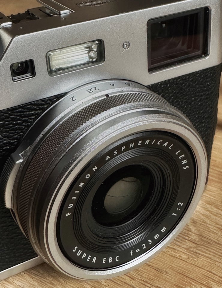 Fujifilm, X100F , 24 megapixels