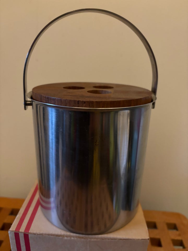 Rustfrit stål, ISSPAND, STELTON