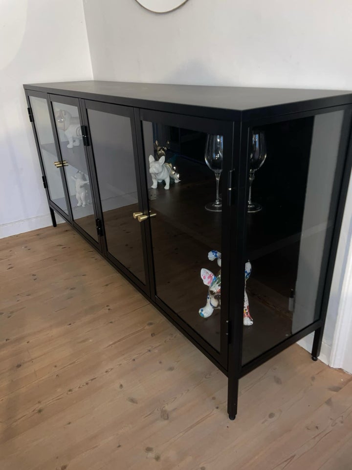 Vitrine og skænk , Carmel