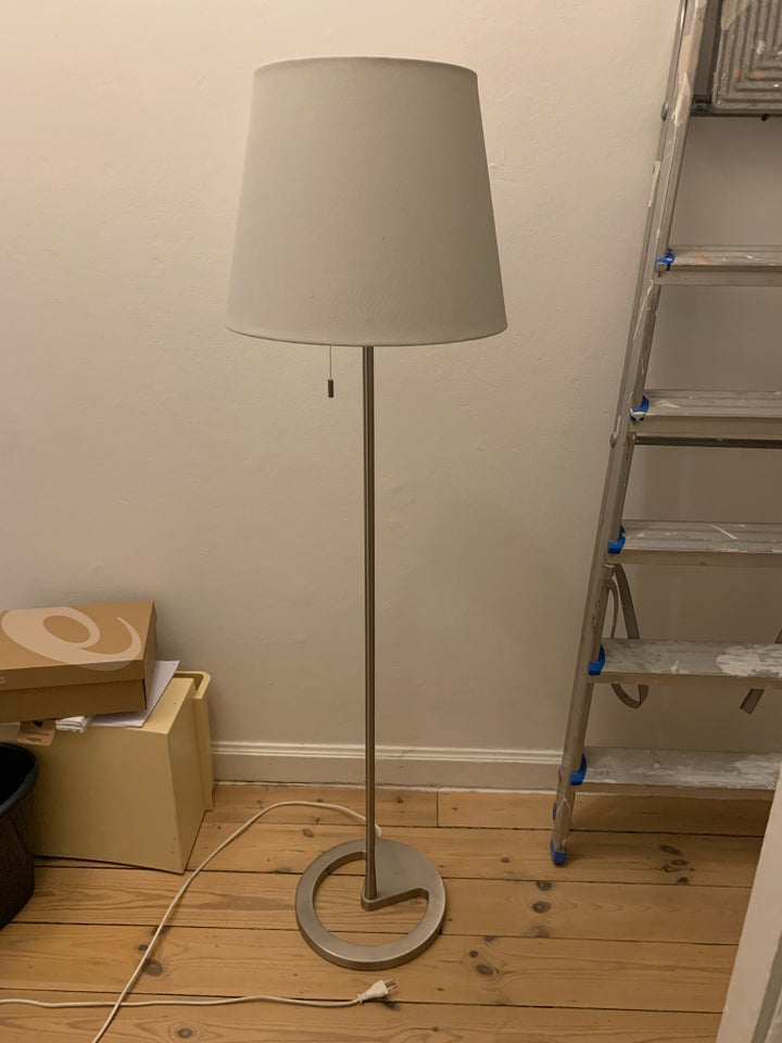 Gulvlampe, Ikea