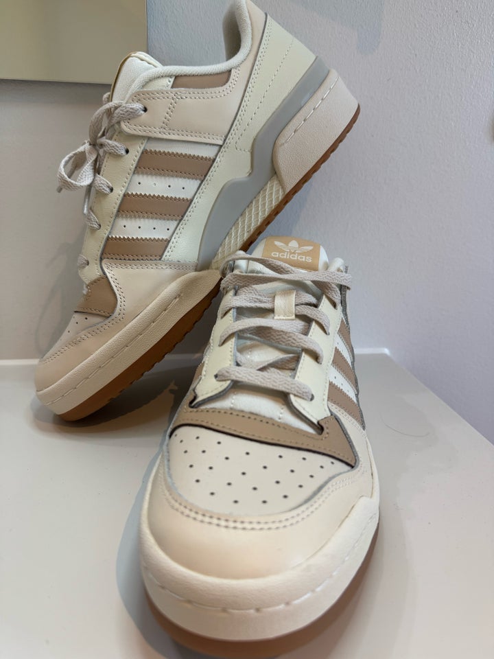 Sneakers, Adidas, str. 44,5