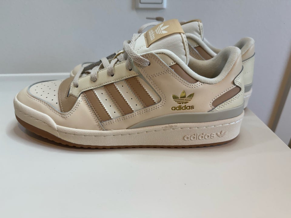 Sneakers, Adidas, str. 44,5