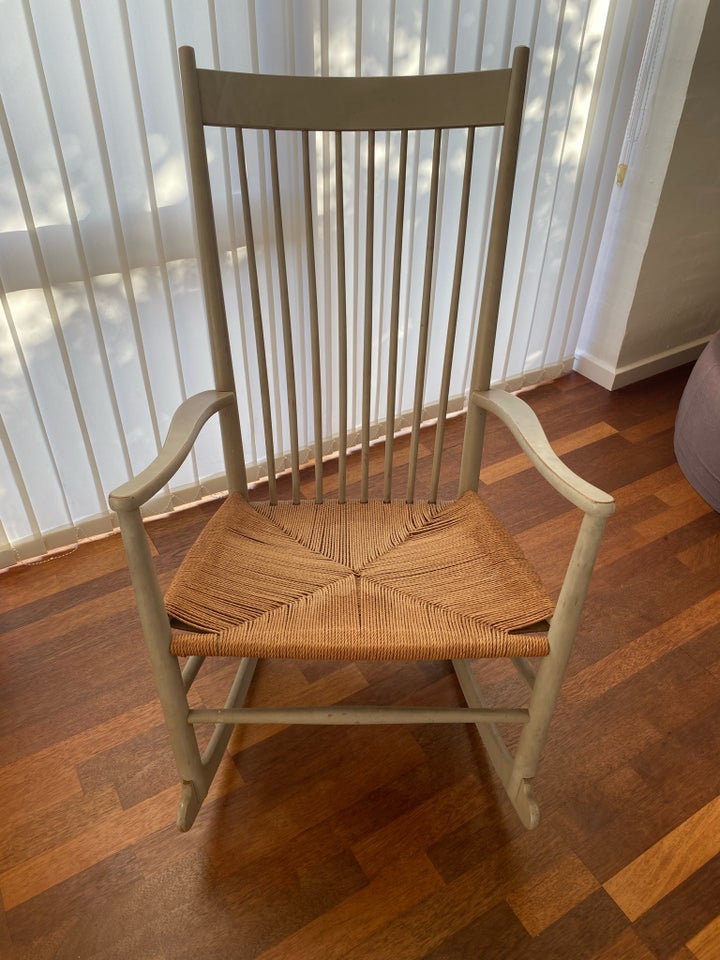 Hans J. Wegner, J16, Gyngestol