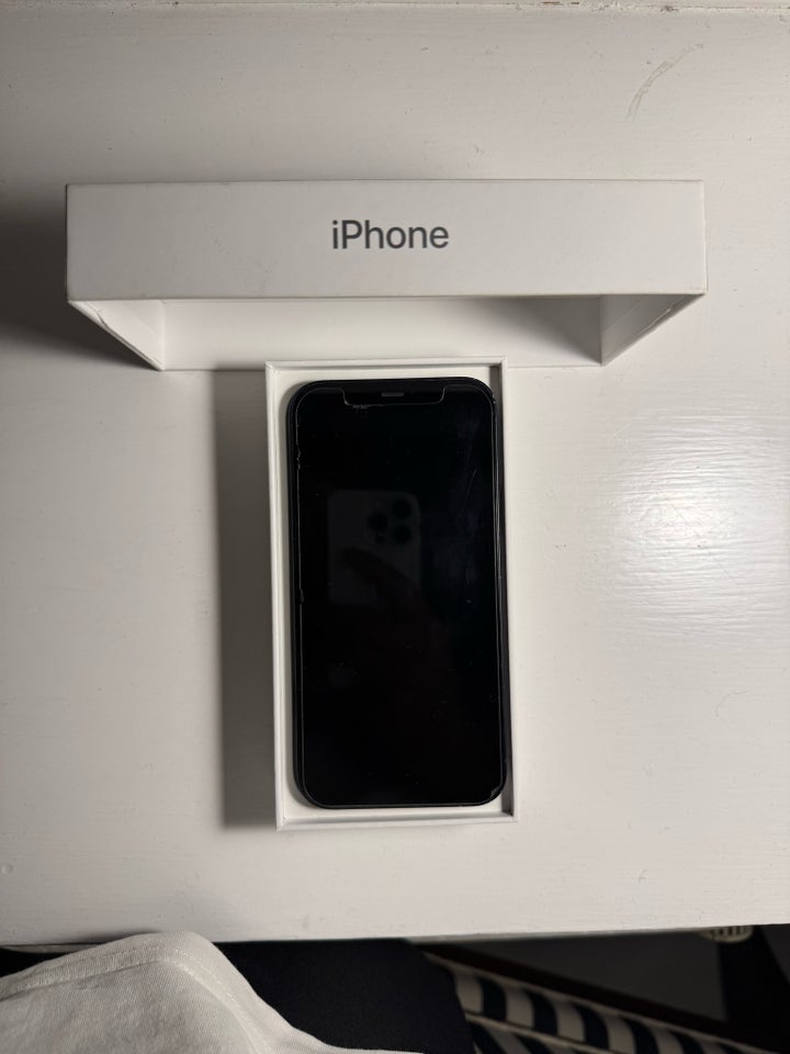 iPhone 12, 256 GB, sort