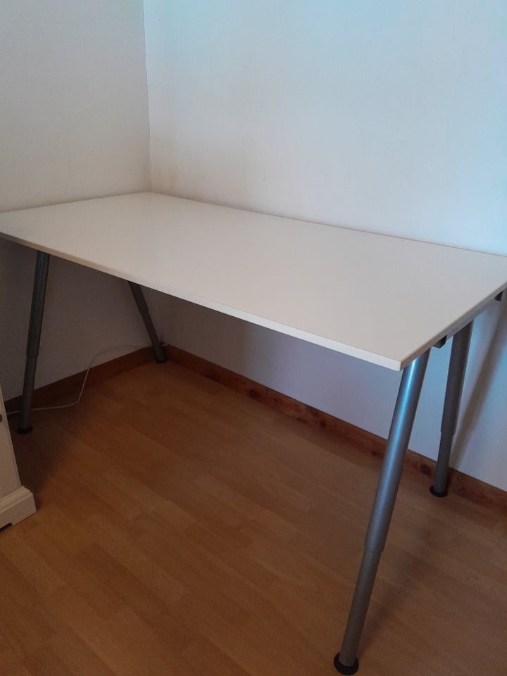 Skrivebord, Ikea, b: 180 d: 60