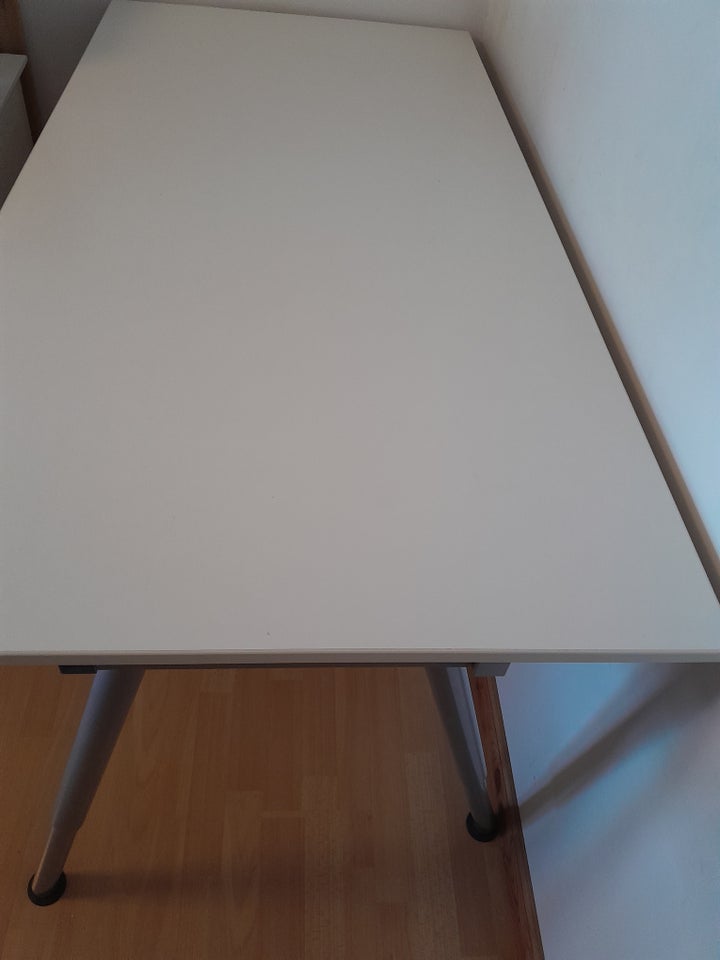 Skrivebord, Ikea, b: 180 d: 60