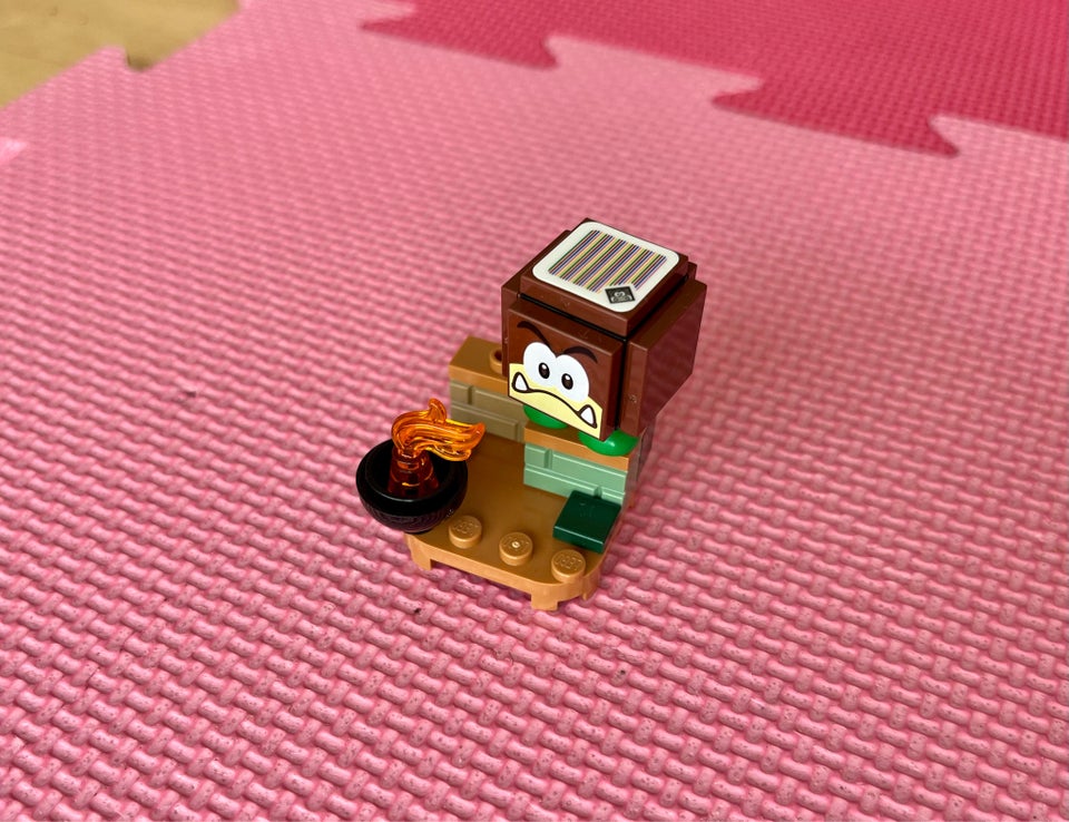 Lego Super Mario Galoomba