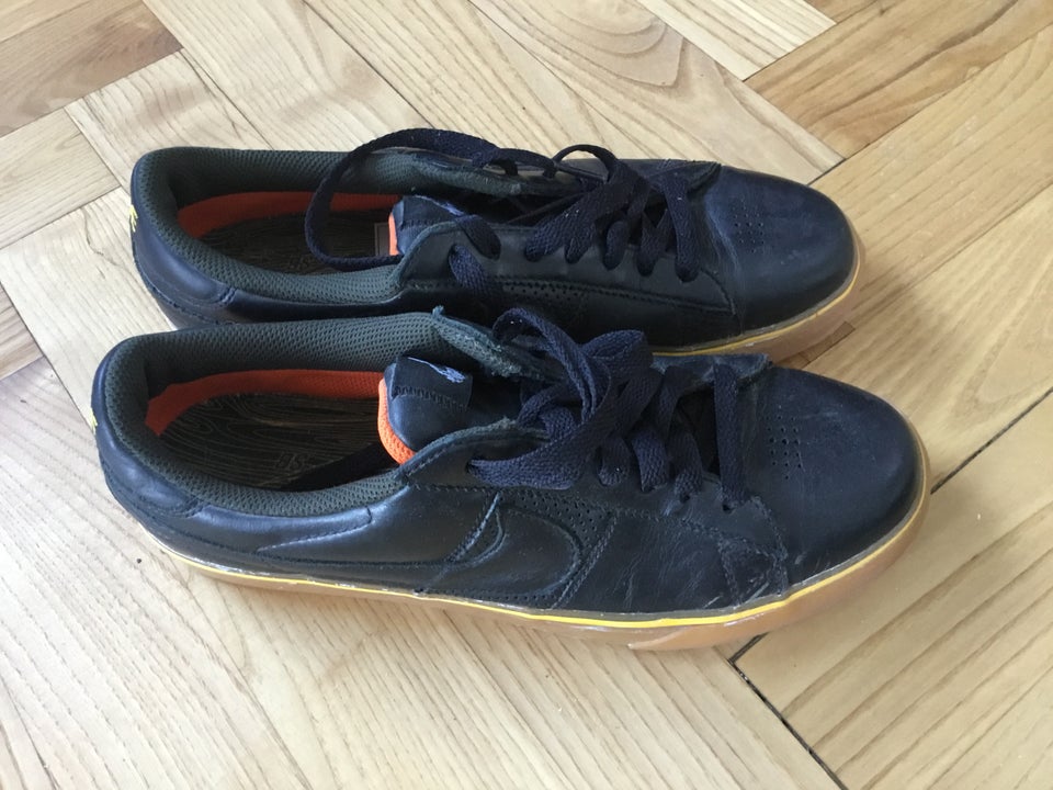 Sneakers, str. 40,5, Nike