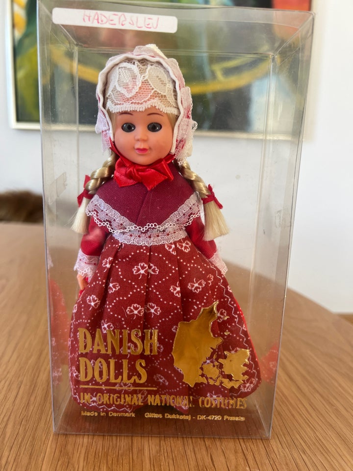 Dukker, Danish Dolls in national