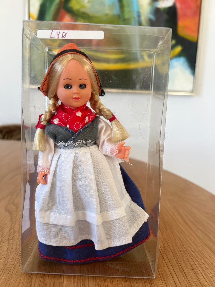 Dukker, Danish Dolls in national