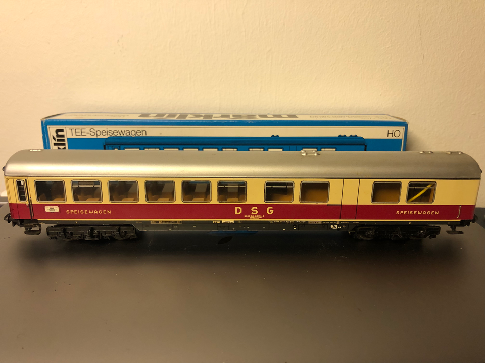 Modeltog, Märklin 4087 med lys og