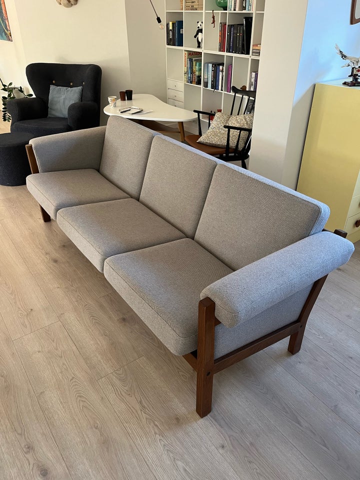 Hans J Wegner GE 40/3 Sofa