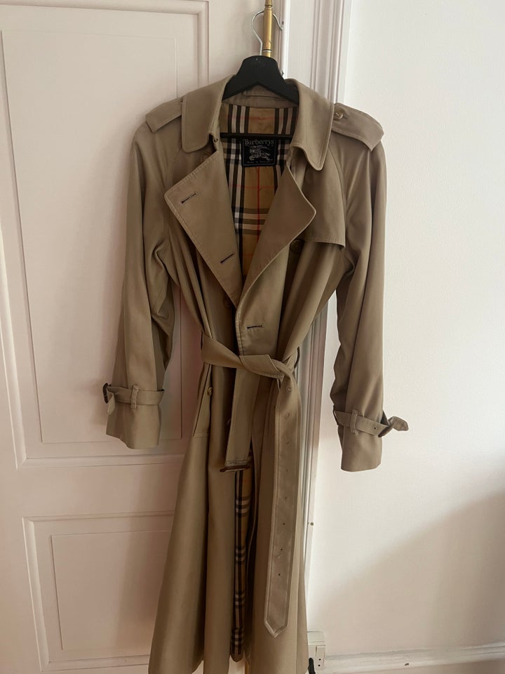 Trenchcoat str 40 Burberry