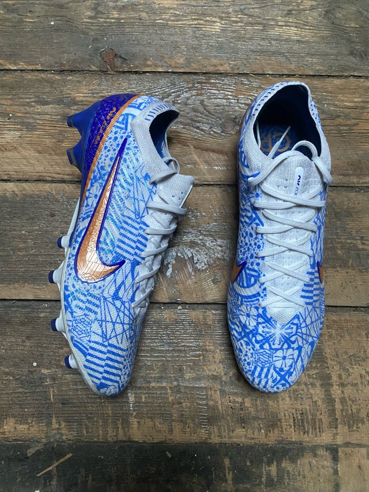 Fodboldstøvler, Nike mercurial