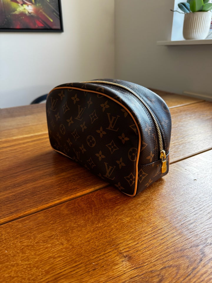 Toilettaske, Louis Vuitton